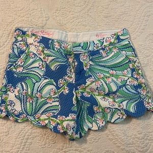 Women’s Lilly Pulitzer shorts size 6 Buttercup scalloped
